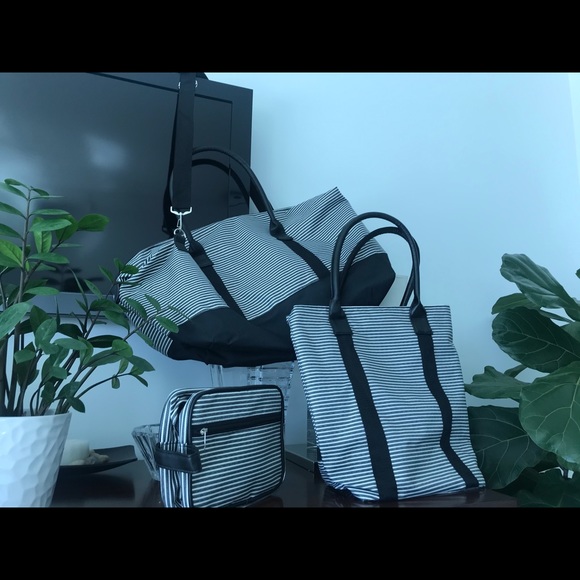 Three piece travel set - Picture 2 of 7